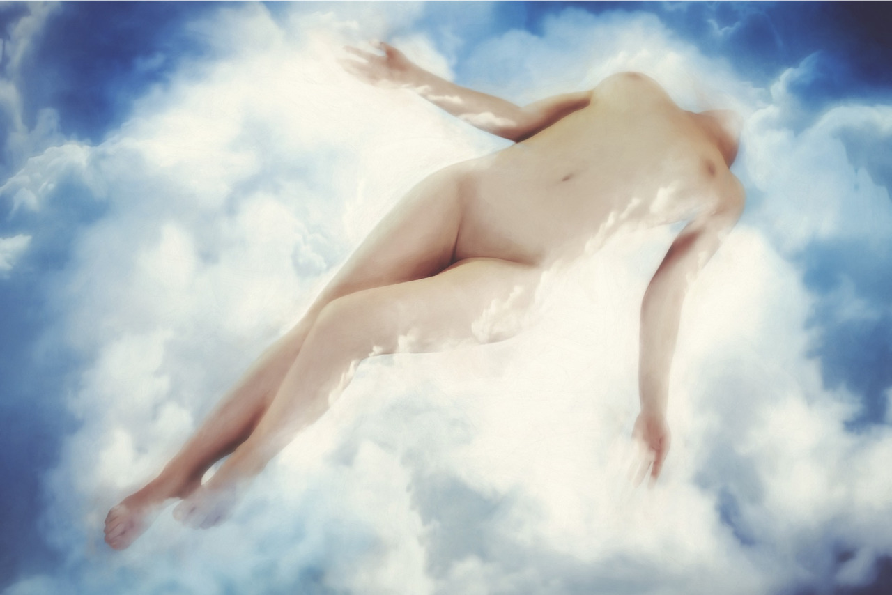 Nude on cloud