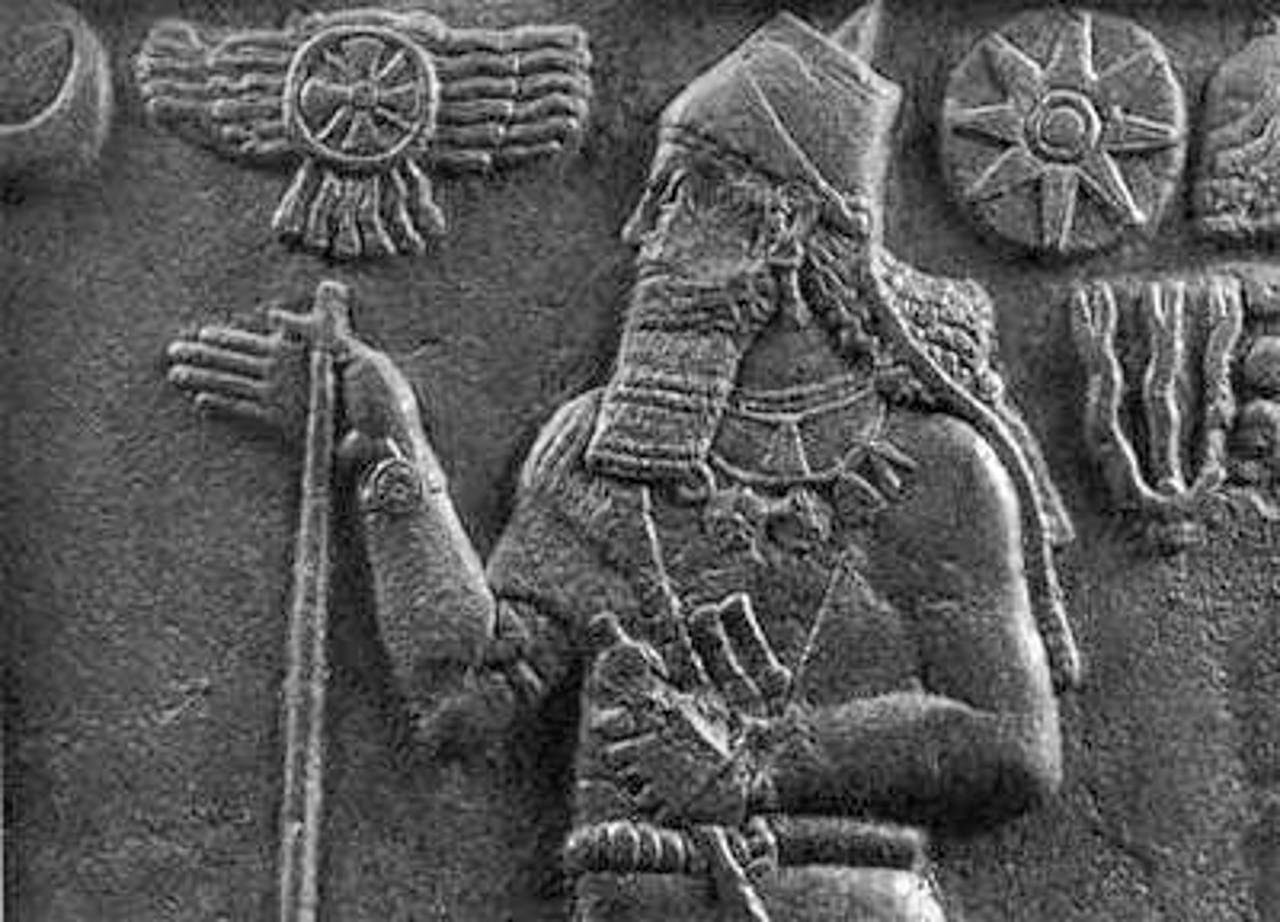В четвертом моем походе бог ашшур. Аннунаки Месопотамские боги. Шумеры Месопотамия. Шумерские боги Аннунаки. Бог Ашшур Ассирия.