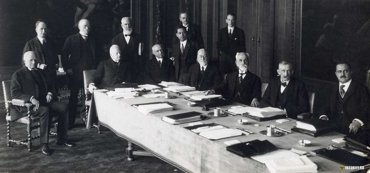 Внешняя политика россии 1920 годы. Генуэзская конференция 1922 года. Конференция в Генуе 1922. Гаагская конференция 1922. Генуэзская экономическая конференция 1922.