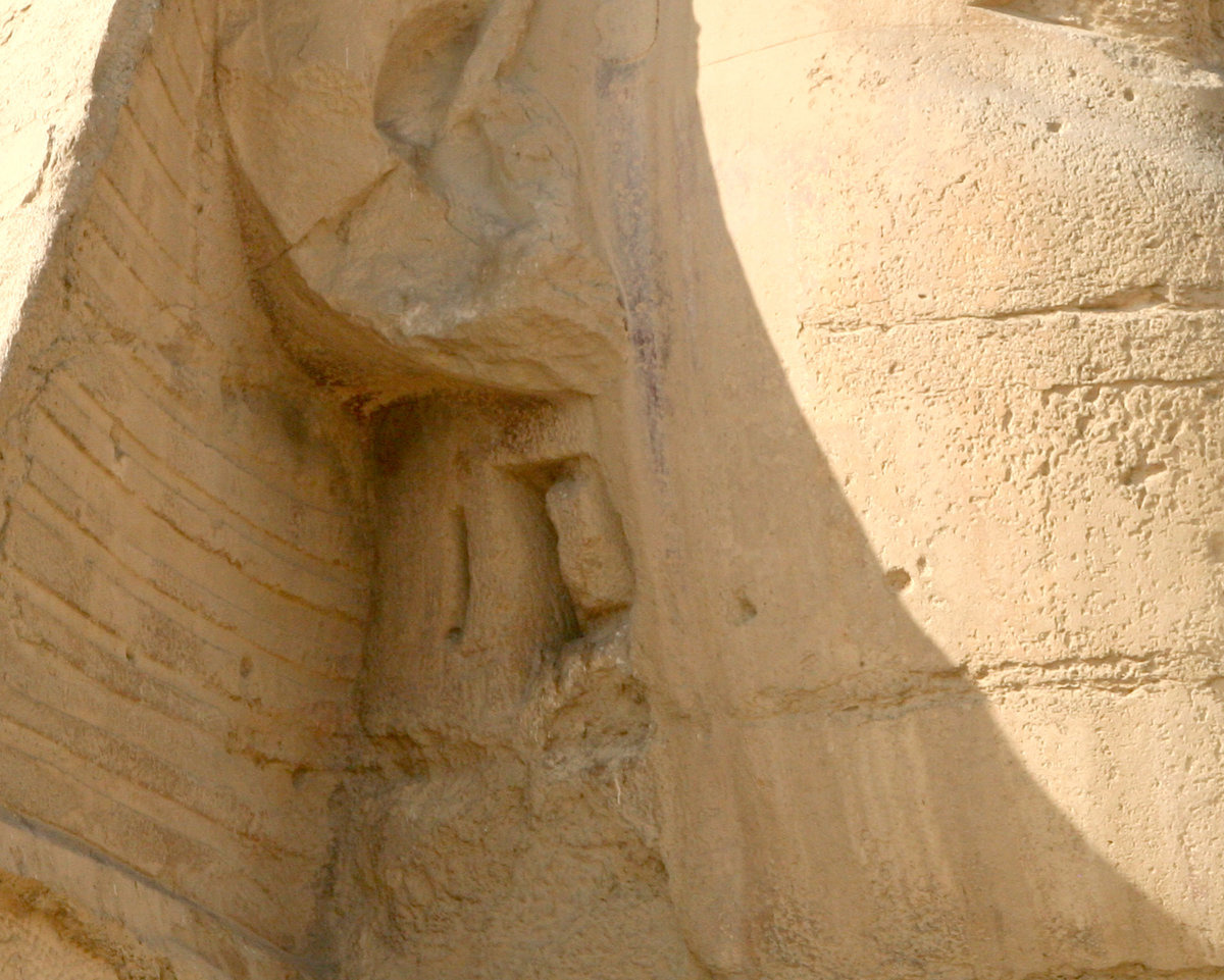 Что находится внутри сфинкса в египте
